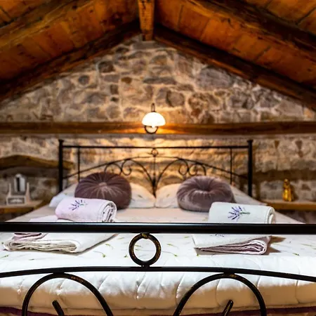 Holiday home Parona Vrbnik (Primorje-Gorski Kotar)