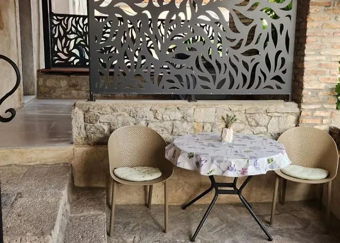 Parona Vrbnik (Primorje-Gorski Kotar)